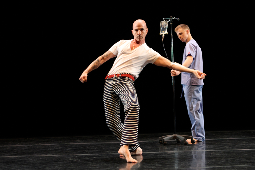 Stephen Petronio performing "Intravenous Lecture" by Steve Paxton (1970/2012)